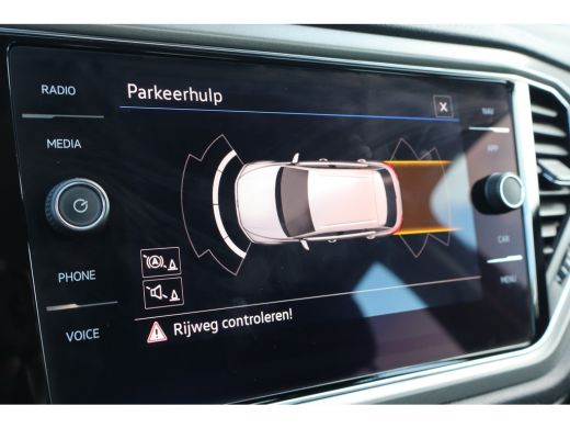 Volkswagen T-Roc 1.5 TSI Style 150PK Automaat | Airco | Cruise control adaptief | Navigatiesysteem ActivLease financial lease