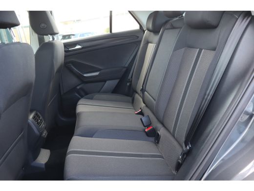 Volkswagen T-Roc 1.5 TSI Style 150PK Automaat | Airco | Cruise control adaptief | Navigatiesysteem ActivLease financial lease