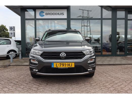 Volkswagen T-Roc 1.5 TSI Style 150PK Automaat | Airco | Cruise control adaptief | Navigatiesysteem ActivLease financial lease