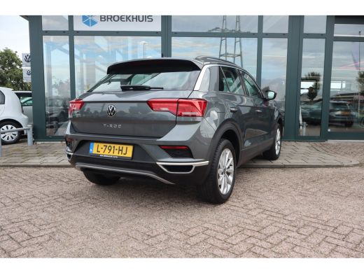 Volkswagen T-Roc 1.5 TSI Style 150PK Automaat | Airco | Cruise control adaptief | Navigatiesysteem ActivLease financial lease