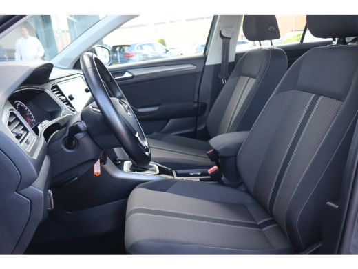 Volkswagen T-Roc 1.5 TSI Style 150PK Automaat | Airco | Cruise control adaptief | Navigatiesysteem ActivLease financial lease
