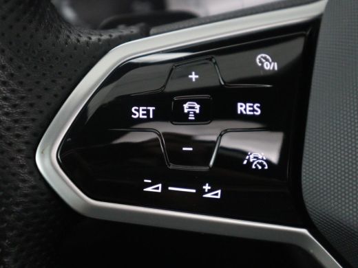 Volkswagen Tiguan | SOH 91,0% | Panoramadak | Memory | Leder | Stuur/stoel verwarming | Adaptive cruise | Sfeerverl... ActivLease financial lease