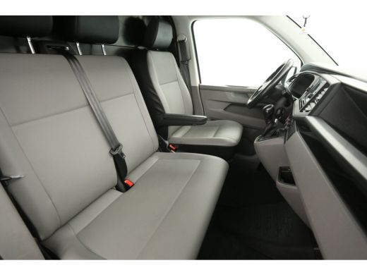 Volkswagen Transporter 2.0 TDI L2H1 150PK | Automaat | Airco | Camera | Cruise | 3 Zits | 2xSchuifdeur | Trekhaak | Carplay ActivLease financial lease