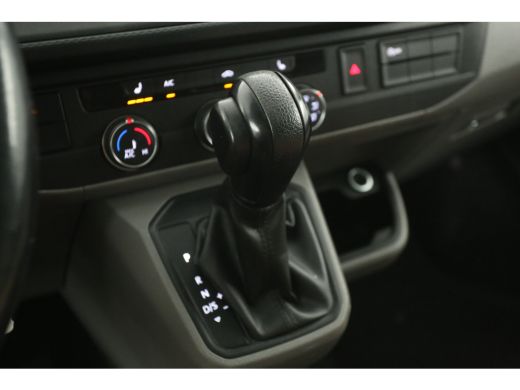 Volkswagen Transporter 2.0 TDI L2H1 150PK | Automaat | Airco | Camera | Cruise | 3 Zits | 2xSchuifdeur | Trekhaak | Carplay ActivLease financial lease