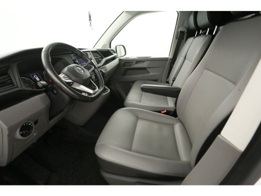 Volkswagen Transporter 2.0 TDI L2H1 150PK | Automaat | Airco | Camera | Cruise | 3 Zits | 2xSchuifdeur | Trekhaak | Carplay ActivLease financial lease