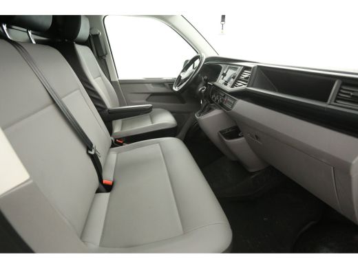 Volkswagen Transporter 2.0 TDI L2H1 150PK | Automaat | Airco | Camera | Cruise | 3 Zits | 2xSchuifdeur | Trekhaak | Carplay ActivLease financial lease