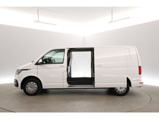 Volkswagen Transporter 2.0 TDI L2H1 150PK | Automaat | Airco | Camera | Cruise | 3 Zits | 2xSchuifdeur | Trekhaak | Carplay ActivLease financial lease