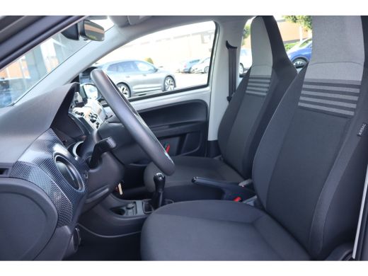 Volkswagen up! 1.0 65PK | Airco | Bestuurdersstoel in hoogte verstelbaar | Centrale deurvergrendeling met afstan... ActivLease financial lease