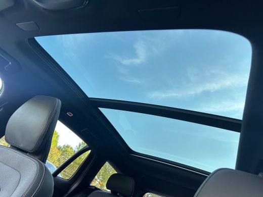 Volvo  V60 2.0 T8 Plug-in hybrid AWD Plus Dark | Panoramadak | Trekhaak | HUD | Harman/Kardon | ActivLease financial lease