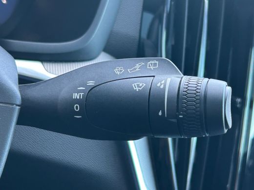 Volvo  V60 2.0 T8 Plug-in hybrid AWD Plus Dark | Panoramadak | Trekhaak | HUD | Harman/Kardon | ActivLease financial lease