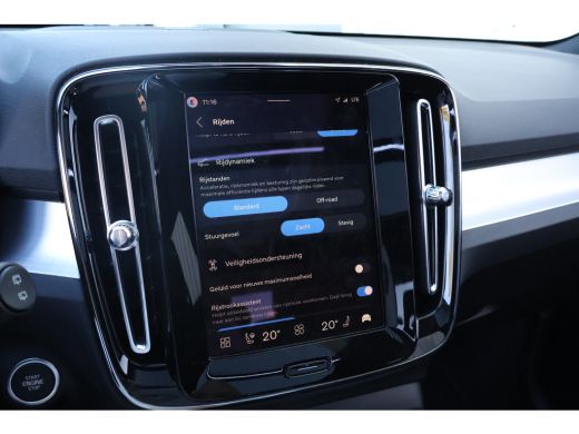 Volvo  XC40 2.0 B4 Plus Black Edition | Harman Kardon | Trekhaak | Pano | ActivLease financial lease