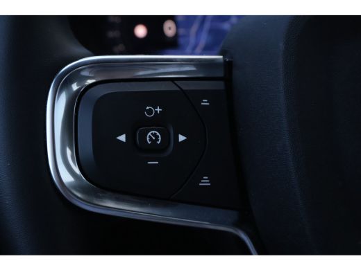 Volvo  XC40 2.0 B4 Plus Dark | Fjord Blue | Trekhaak | Harman Kardon | ActivLease financial lease