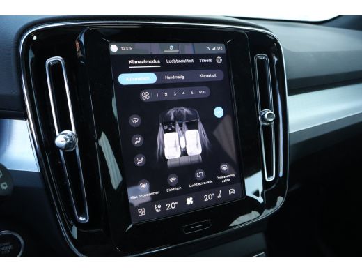 Volvo  XC40 2.0 B4 Plus Dark | Fjord Blue | Trekhaak | Harman Kardon | ActivLease financial lease