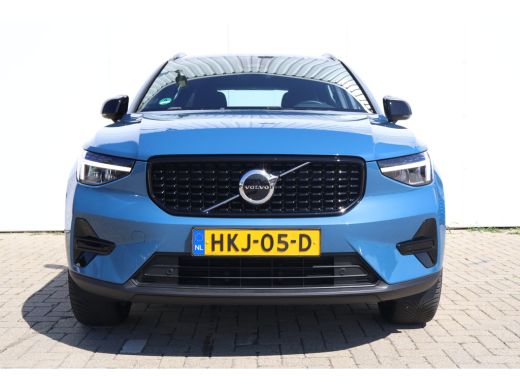 Volvo  XC40 2.0 B4 Plus Dark | Fjord Blue | Trekhaak | Harman Kardon | ActivLease financial lease