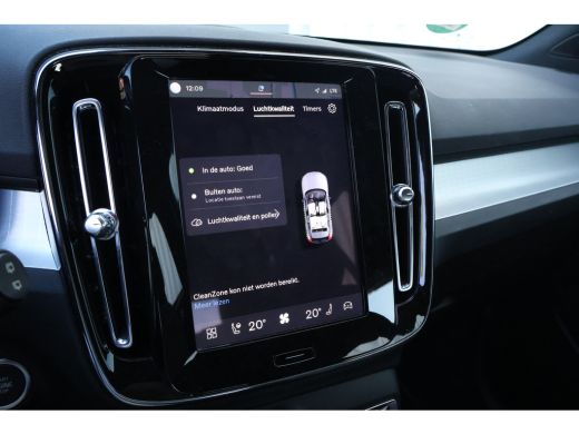 Volvo  XC40 2.0 B4 Plus Dark | Fjord Blue | Trekhaak | Harman Kardon | ActivLease financial lease
