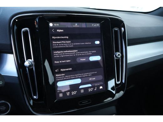 Volvo  XC40 2.0 B4 Plus Dark | Fjord Blue | Trekhaak | Harman Kardon | ActivLease financial lease