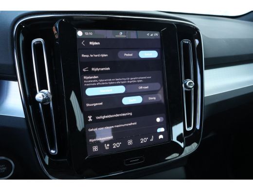 Volvo  XC40 2.0 B4 Plus Dark | Fjord Blue | Trekhaak | Harman Kardon | ActivLease financial lease