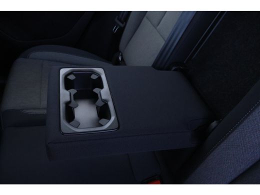Volvo  XC40 2.0 B4 Plus Dark | Fjord Blue | Trekhaak | Harman Kardon | ActivLease financial lease