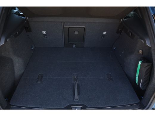 Volvo  XC40 2.0 B4 Plus Dark | Fjord Blue | Trekhaak | Harman Kardon | ActivLease financial lease