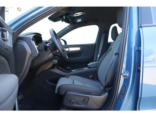 Volvo  XC40 2.0 B4 Plus Dark | Fjord Blue | Trekhaak | Harman Kardon | ActivLease financial lease