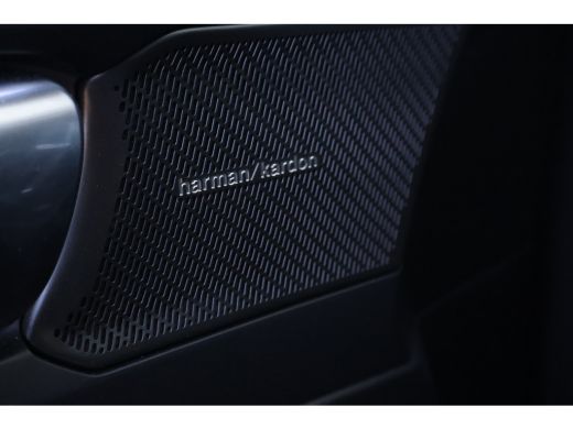 Volvo  XC40 2.0 B4 Plus Dark | Fjord Blue | Trekhaak | Harman Kardon | ActivLease financial lease