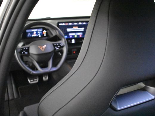 CUPRA Born Adrenaline One 62 kWh l Achteruitrijcamera | App connect | Stoel en Stuurverwarming  l Navi l PDC... ActivLease financial lease
