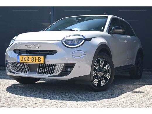 Fiat 600e Urban 54 kWh tot 8 Jaar garantie! 96%SOH! 7,4 kWh boordlader | Climate Control | Navigatie by App... ActivLease financial lease