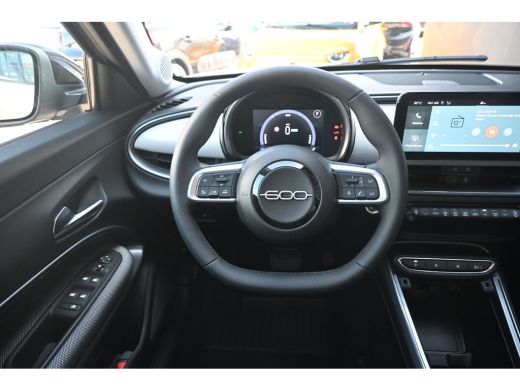 Fiat 600e Urban 54 kWh tot 8 Jaar garantie! 96%SOH! 7,4 kWh boordlader | Climate Control | Navigatie by App... ActivLease financial lease