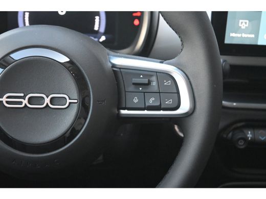 Fiat 600e Urban 54 kWh tot 8 Jaar garantie! 96%SOH! 7,4 kWh boordlader | Climate Control | Navigatie by App... ActivLease financial lease