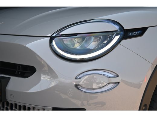 Fiat 600e Urban 54 kWh tot 8 Jaar garantie! 96%SOH! 7,4 kWh boordlader | Climate Control | Navigatie by App... ActivLease financial lease
