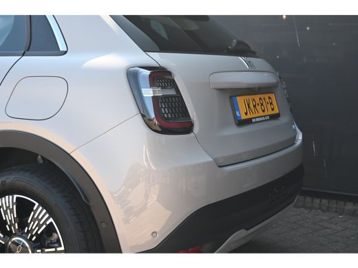 Fiat 600e Urban 54 kWh tot 8 Jaar garantie! 96%SOH! 7,4 kWh boordlader | Climate Control | Navigatie by App... ActivLease financial lease