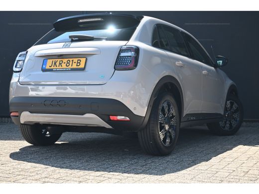 Fiat 600e Urban 54 kWh tot 8 Jaar garantie! 96%SOH! 7,4 kWh boordlader | Climate Control | Navigatie by App... ActivLease financial lease