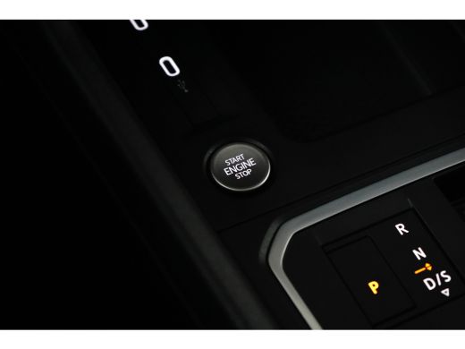 Ford Tourneo Connect Tranist 1.5 PHEV Limited Dodenhoekherkening | adaptive cruise | Carplay | 110 km elektrische acti... ActivLease financial lease