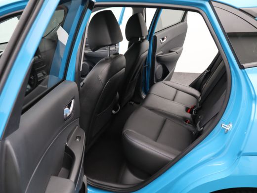 Hyundai Kona Premium 64 kWh | Achteruitrijcamera | Airco (automatisch) | Bagagedek ActivLease financial lease