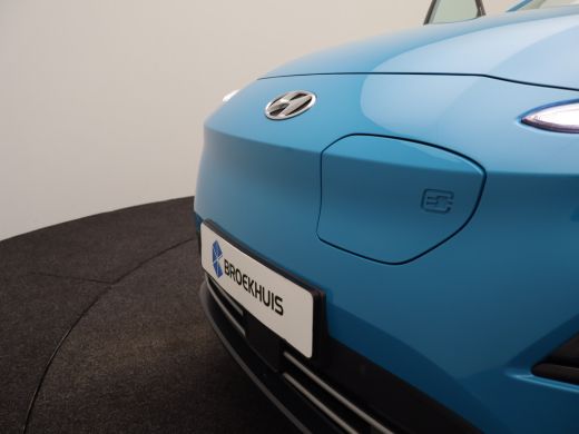 Hyundai Kona Premium 64 kWh | Achteruitrijcamera | Airco (automatisch) | Bagagedek ActivLease financial lease