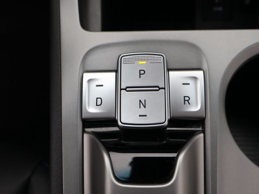 Hyundai Kona Premium 64 kWh | Achteruitrijcamera | Airco (automatisch) | Bagagedek ActivLease financial lease