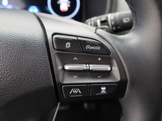 Hyundai Kona Premium 64 kWh | Achteruitrijcamera | Airco (automatisch) | Bagagedek ActivLease financial lease