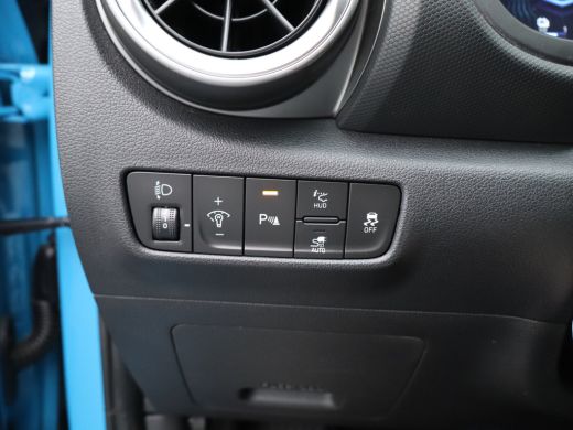 Hyundai Kona Premium 64 kWh | Achteruitrijcamera | Airco (automatisch) | Bagagedek ActivLease financial lease