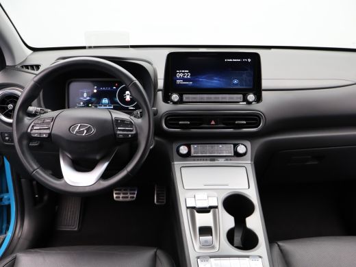 Hyundai Kona Premium 64 kWh | Achteruitrijcamera | Airco (automatisch) | Bagagedek ActivLease financial lease