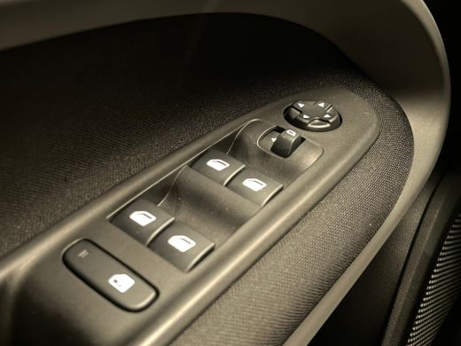 Jeep Avenger Longitude 54 kWh Camera | Stoelverwarming | Keyless | LED | Parkeersensoren Achter | Adaptieve Cr... ActivLease financial lease