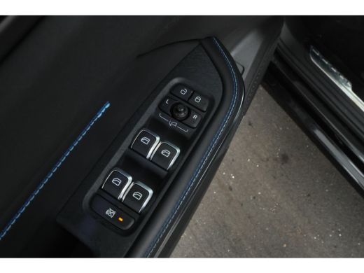 Lynk & Co 01 1.5 360 Graden, Navigatie, Climate, Full black ActivLease financial lease