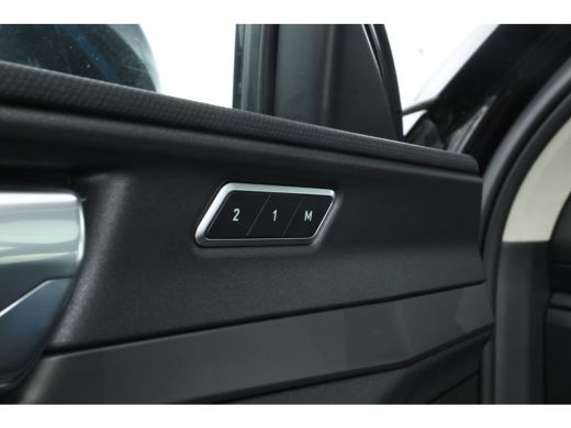 Lynk & Co 01 1.5 360 Graden, Navigatie, Climate, Full black ActivLease financial lease