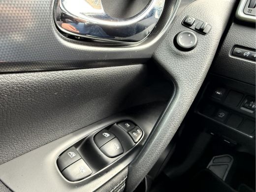 Nissan QASHQAI 1.2 N-Connecta Panoramadak, 18''Lmv, Camera ActivLease financial lease