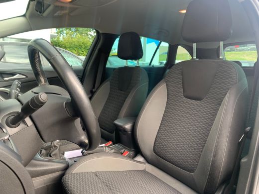 Opel Astra Sports Tourer 1.2 Edition Airco | AppleCarplay/ Android Auto | Cruise Control | DAB | PDC Achter | ActivLease financial lease
