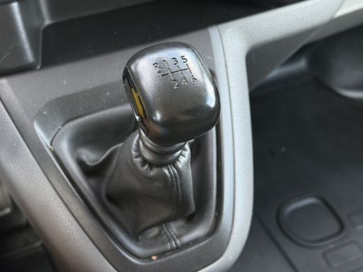 Opel Vivaro 2.0 CDTI 123 PK EDITION / L2H1 / AIRCO / CRUISE / INRICHTING / NAVI / CARPLAY / 3-ZITS / DAKDRAGERS ActivLease financial lease