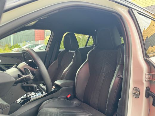 Peugeot 2008 1.2 PureTech GT Pack | Apple Carplay / Android Auto | Focal geluid | Navigatie | Stoelverwarming ... ActivLease financial lease