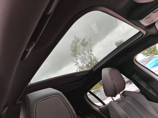 Peugeot 208 1.2 PureTech 100 GT | Navigatie | Camera voor + achter | Panoramadak | Nieuw model | Apple carplay | ActivLease financial lease