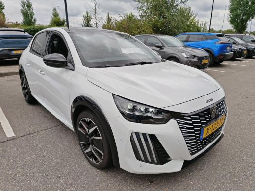 Peugeot 208 1.2 PureTech 100 GT | Navigatie | Camera voor + achter | Panoramadak | Nieuw model | Apple carplay | ActivLease financial lease