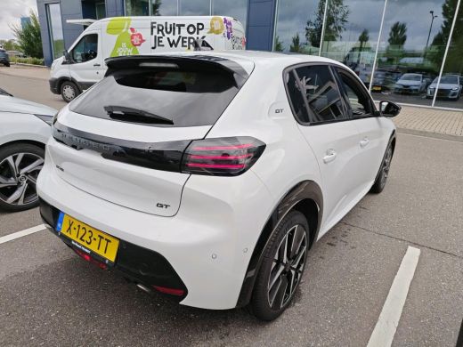 Peugeot 208 1.2 PureTech 100 GT | Navigatie | Camera voor + achter | Panoramadak | Nieuw model | Apple carplay | ActivLease financial lease