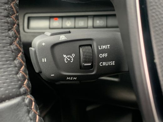 Peugeot 3008 1.6 HYbrid 225 GT Airco | Camera | Cruise Adaptief | DAB | Focal-Audio | Keyless | LMV 19" | Navi... ActivLease financial lease